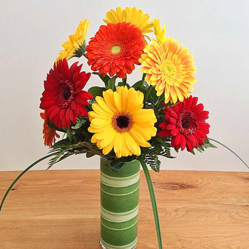 Gerberas in Classic Glass Vase - Mixed gerberas bouquet