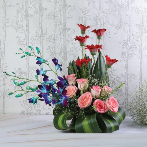 Harmonious Blooms - Red rose basket