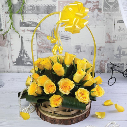 Golden Elegance - Yellow rose basket