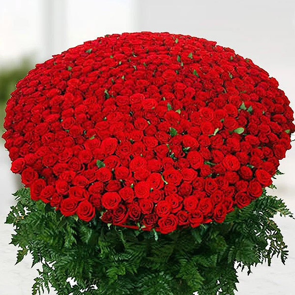 Red roses bouquet