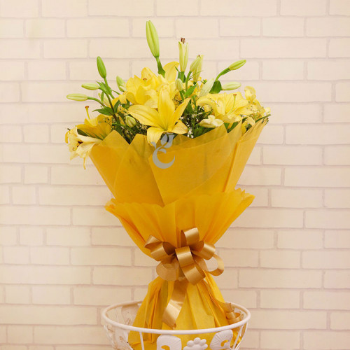 Delicate Love - Yellow lilies bouquet